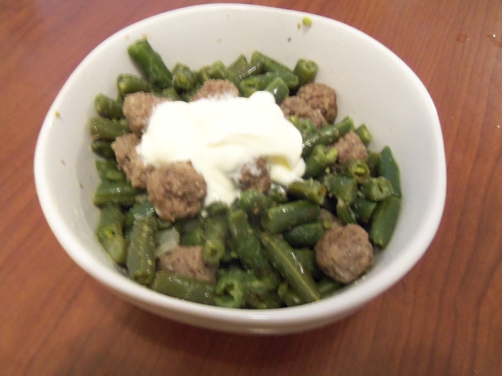 4oz of ground lamb, 2 cups of green beans, garlic, oregano, 2TB butter (with 1TB fish oil on the side). 8g carb. 24g protein. 